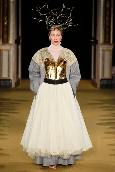 Look 34